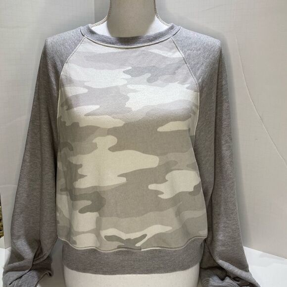 American Eagle Outfitters Camo Sweatshirt Size S - Picture 1 of 4